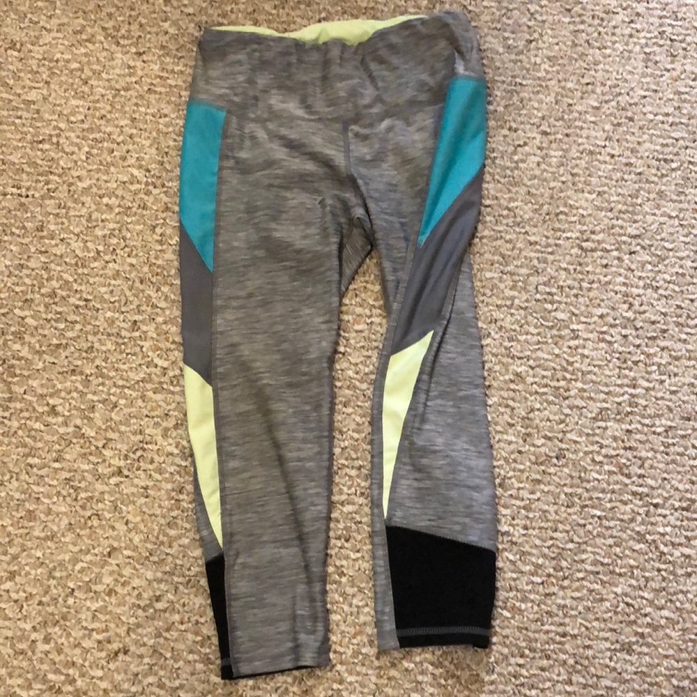 🌻4/$20 RBX Capri leggings medium
